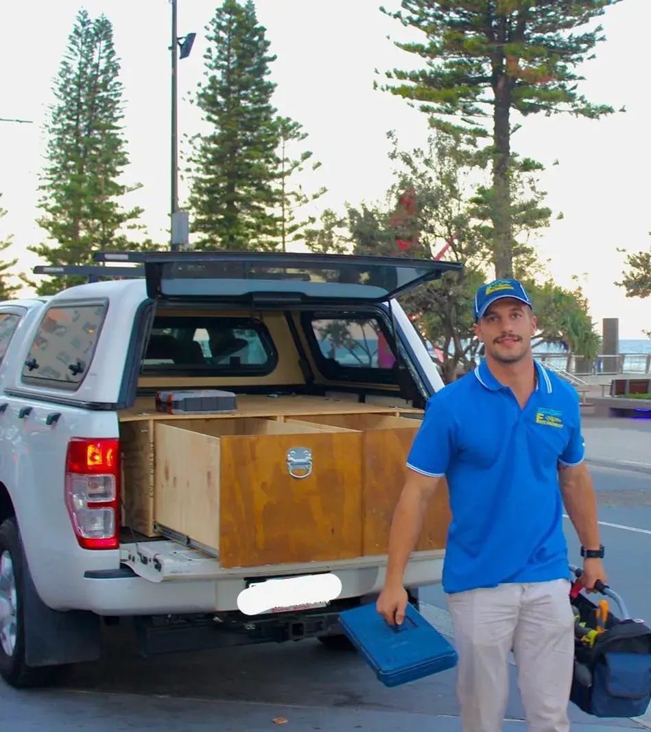 An Expert Locksmith of Gold Coast Fast Locksmith Team Going for A Residential Locksmith Services