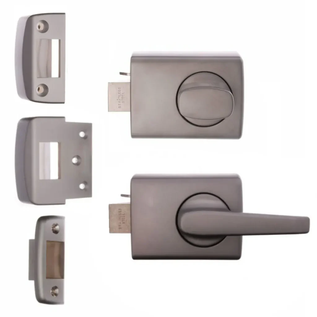 Lockwood 002 Deadlatch Single Cylinder Knob And Lever
