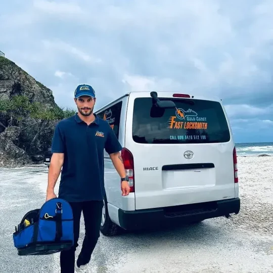 gold coast fast locksmith's expert going to serve automotive locksmith services